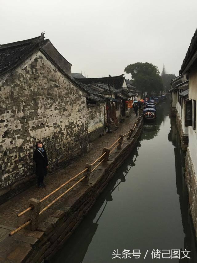寻找游泳套件